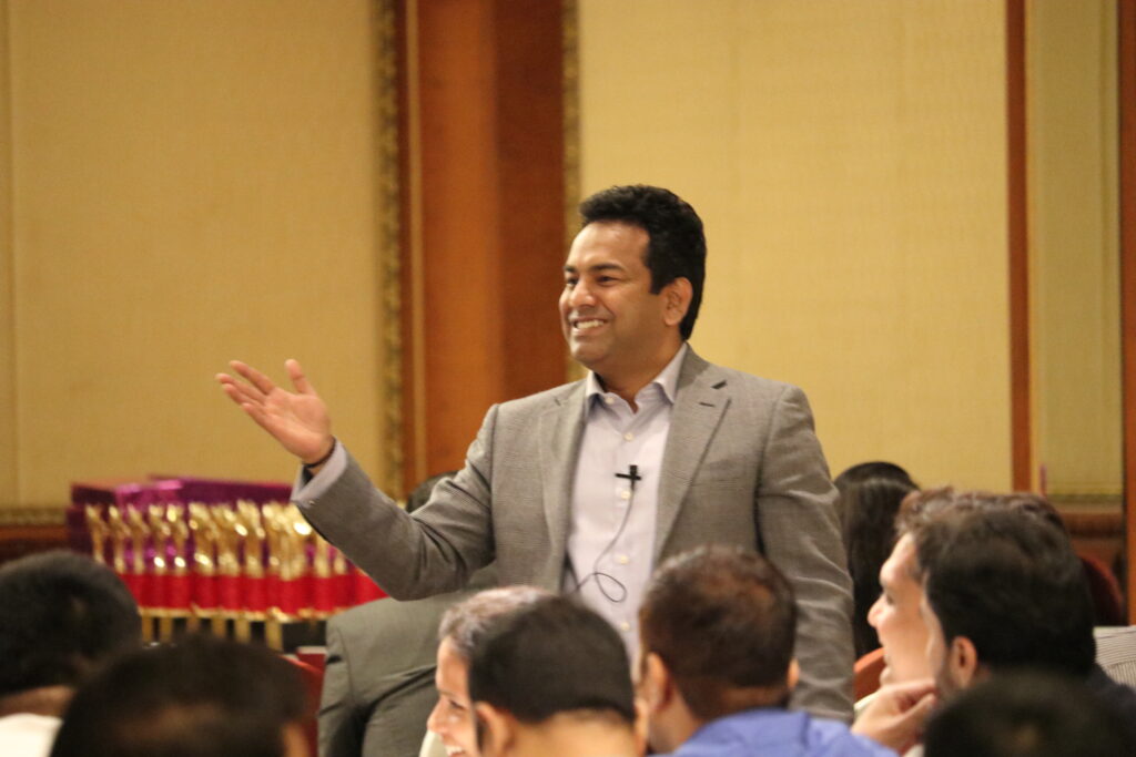 Paul Robinson can elevate your audience in india